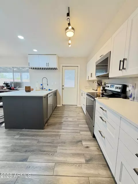 Kitchen - 1022 E Millett Ave, Mesa, AZ 85204 photo 4 of 4