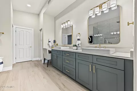 Bath - 6016 E Trailridge Cir, Mesa, AZ 85215 photo 1 of 4