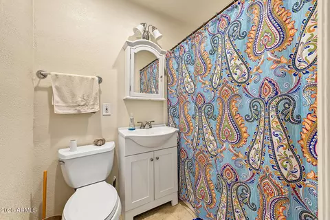 Bath - 1427 E Cholla St, Phoenix, AZ 85020 photo 1 of 2