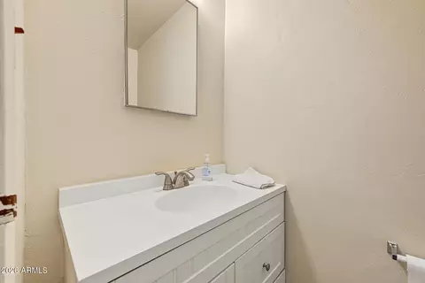 Bath - 1427 E Cholla St, Phoenix, AZ 85020 photo 2 of 2