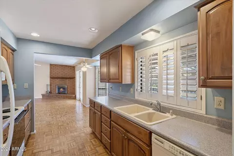 Kitchen - 1163 E Vinedo Ln, Tempe, AZ 85284 photo 2 of 2