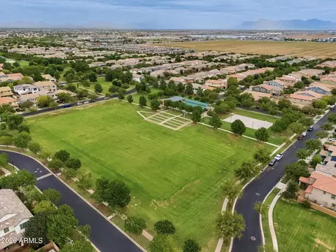 View/Area - 4336 E Amber Ln, Gilbert, AZ 85296 photo 6 of 10