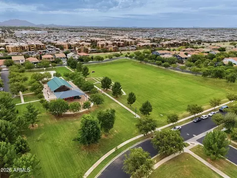 View/Area - 4336 E Amber Ln, Gilbert, AZ 85296 photo 8 of 10
