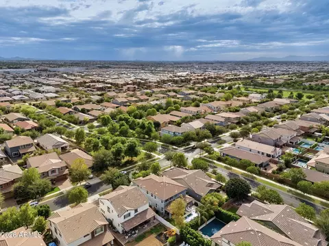 View/Area - 4336 E Amber Ln, Gilbert, AZ 85296 photo 4 of 10
