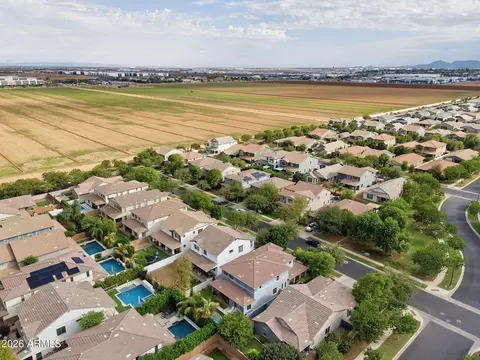 View/Area - 4336 E Amber Ln, Gilbert, AZ 85296 photo 3 of 10