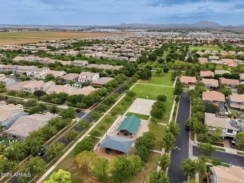 View/Area - 4336 E Amber Ln, Gilbert, AZ 85296 photo 7 of 10