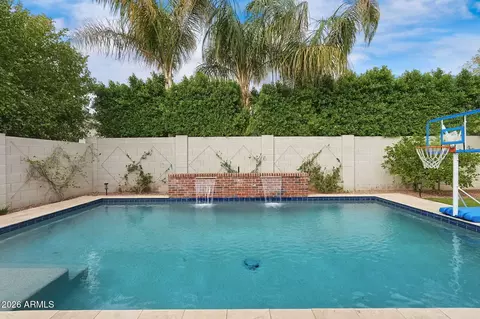 Exterior - 4336 E Amber Ln, Gilbert, AZ 85296 photo 5 of 8