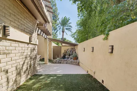 Exterior - 7348 N 7th Pl, Phoenix, AZ 85020 photo 9 of 16