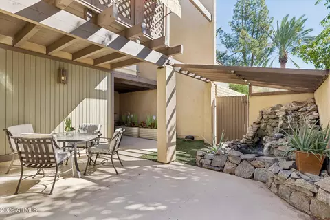 Exterior - 7348 N 7th Pl, Phoenix, AZ 85020 photo 5 of 16