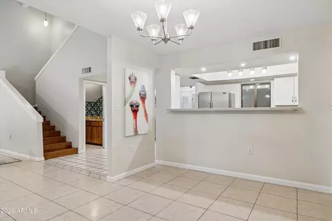 Dining - 7348 N 7th Pl, Phoenix, AZ 85020 photo 3 of 5