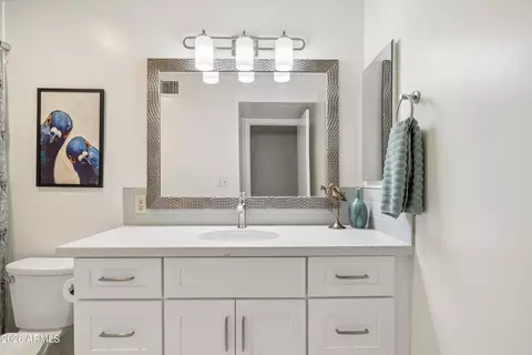 Bath - 7348 N 7th Pl, Phoenix, AZ 85020 photo 9 of 10