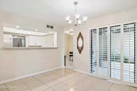Dining - 7348 N 7th Pl, Phoenix, AZ 85020 photo 5 of 5
