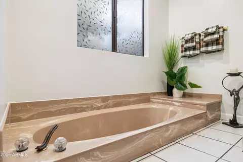 Bath - 7348 N 7th Pl, Phoenix, AZ 85020 photo 7 of 10