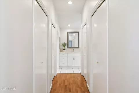 Entry Way - 7348 N 7th Pl, Phoenix, AZ 85020 photo 5 of 6