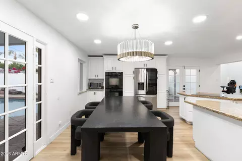 Dining - 3202 E Oregon Ave, Phoenix, AZ 85018 photo 1 of 2