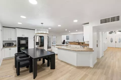 Kitchen - 3202 E Oregon Ave, Phoenix, AZ 85018 photo 5 of 7