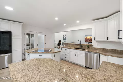 Kitchen - 3202 E Oregon Ave, Phoenix, AZ 85018 photo 3 of 7