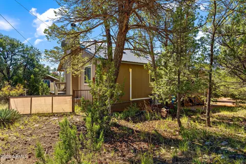 Exterior - 1992 Red Deer Run, Overgaard, AZ 85933 photo 3 of 10