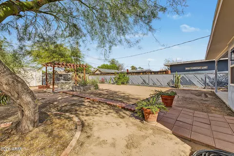 Exterior - 1410 E Windsor Ave, Phoenix, AZ 85006 photo 8 of 13