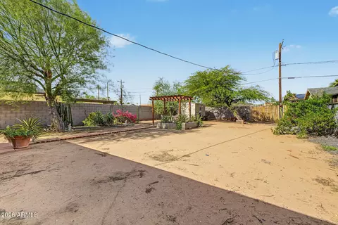Exterior - 1410 E Windsor Ave, Phoenix, AZ 85006 photo 9 of 13