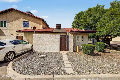 Exterior - 2437 E Tracy Ln #1, Phoenix, AZ 85032 photo 4 of 4