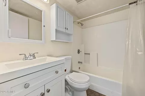 Bath - 2437 E Tracy Ln #1, Phoenix, AZ 85032 photo 1 of 2