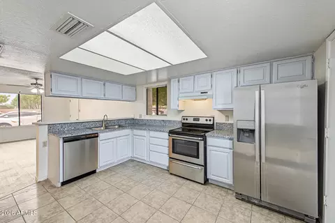 Kitchen - 2437 E Tracy Ln #1, Phoenix, AZ 85032 photo 2 of 3