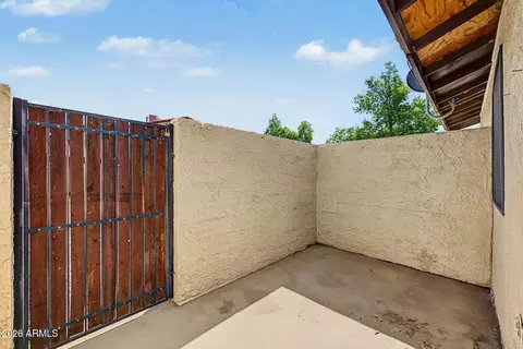 Exterior - 2437 E Tracy Ln #1, Phoenix, AZ 85032 photo 1 of 4