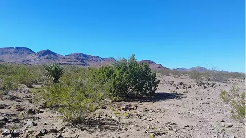000 N Blaisdell Rd #7, Golden Valley, AZ 86413