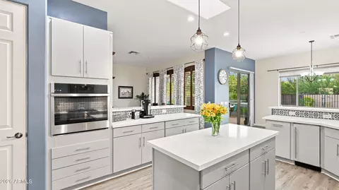 Kitchen - 10528 S Coyote Melon Loop, Vail, AZ 85641 photo 7 of 7