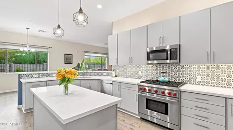 Kitchen - 10528 S Coyote Melon Loop, Vail, AZ 85641 photo 3 of 7