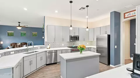 Kitchen - 10528 S Coyote Melon Loop, Vail, AZ 85641 photo 5 of 7
