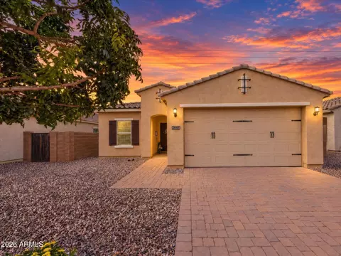 Exterior - 2642 E Hickory St, Gilbert, AZ 85298 photo 2 of 17