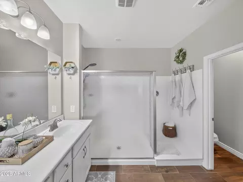 Bath - 2642 E Hickory St, Gilbert, AZ 85298 photo 2 of 5