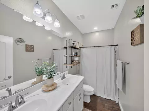 Bath - 2642 E Hickory St, Gilbert, AZ 85298 photo 4 of 5
