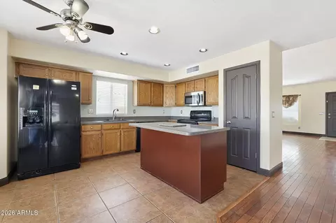 Kitchen - 6920 E Lakeview Ave, Mesa, AZ 85209 photo 1 of 4