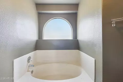 Bath - 6920 E Lakeview Ave, Mesa, AZ 85209 photo 5 of 6