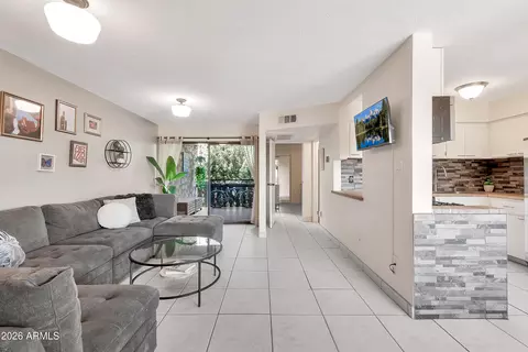 4950 N Miller Rd #240, Scottsdale, AZ 85251