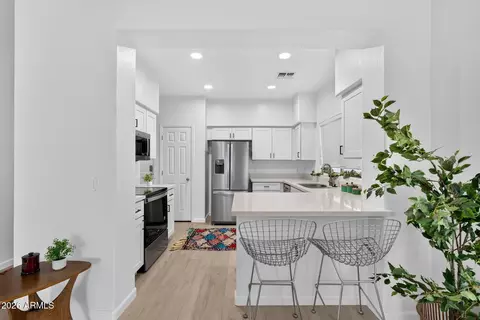 525 N Miller Rd #174, Scottsdale, AZ 85257
