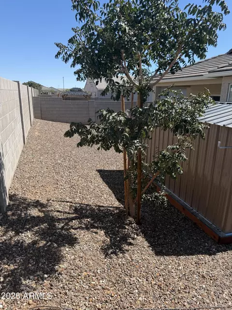 Exterior - 18556 W Buckskin Trl, Wittmann, AZ 85361 photo 4 of 4