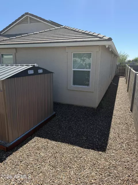 Exterior - 18556 W Buckskin Trl, Wittmann, AZ 85361 photo 3 of 4