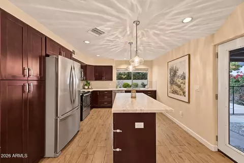 Kitchen - 1635 E Windjammer Way, Tempe, AZ 85283 photo 4 of 5