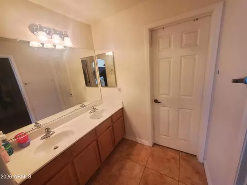 Bath - 1672 S Stetson Ct, Apache Junction, AZ 85119 photo 1 of 2