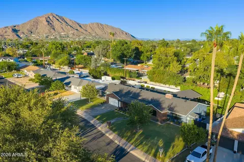 View/Area - 3443 N 48th Way, Phoenix, AZ 85018 photo 2 of 7