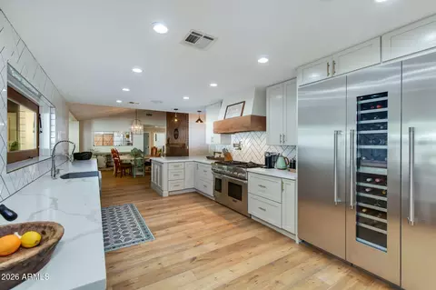 Kitchen - 3443 N 48th Way, Phoenix, AZ 85018 photo 4 of 7