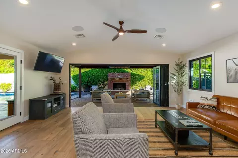 Living - 3443 N 48th Way, Phoenix, AZ 85018 photo 5 of 6