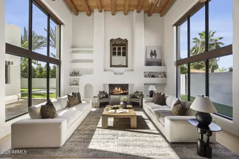 8269 E Del Cadena Dr, Scottsdale, AZ 85258