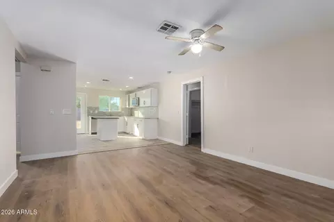 Living - 914 S 30th Dr, Phoenix, AZ 85009 photo 2 of 4