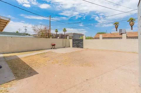 Exterior - 126 N 9th Ave, Phoenix, AZ 85007 photo 4 of 7