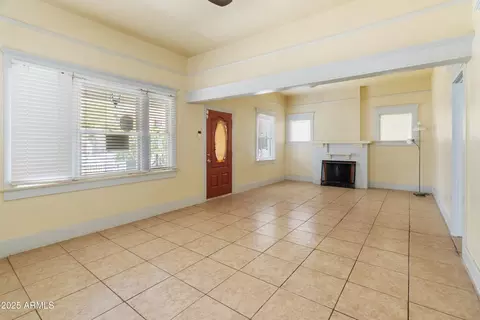Living - 126 N 9th Ave, Phoenix, AZ 85007 photo 2 of 3